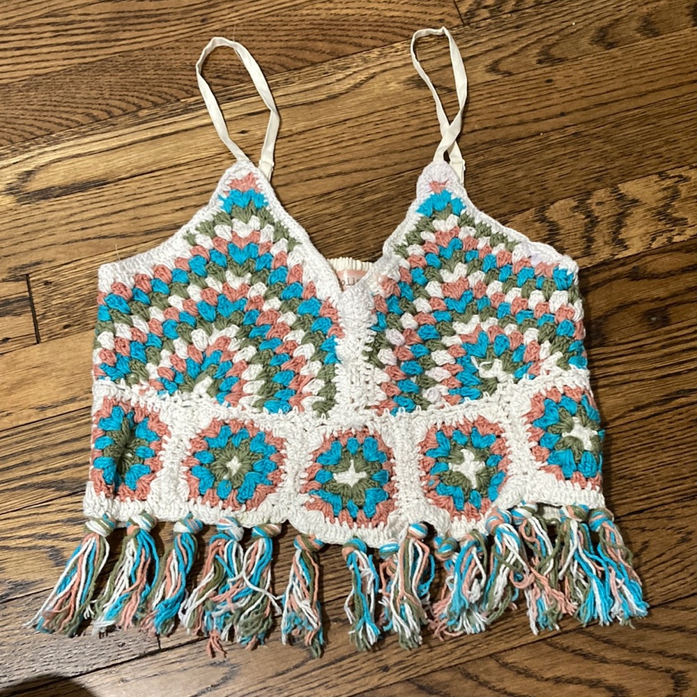B o g collective crop top knit  size small